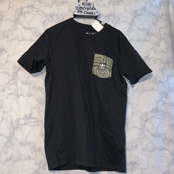 Men’s Adidas Dakari pocket t-shirt Medium - Picture 1 of 4